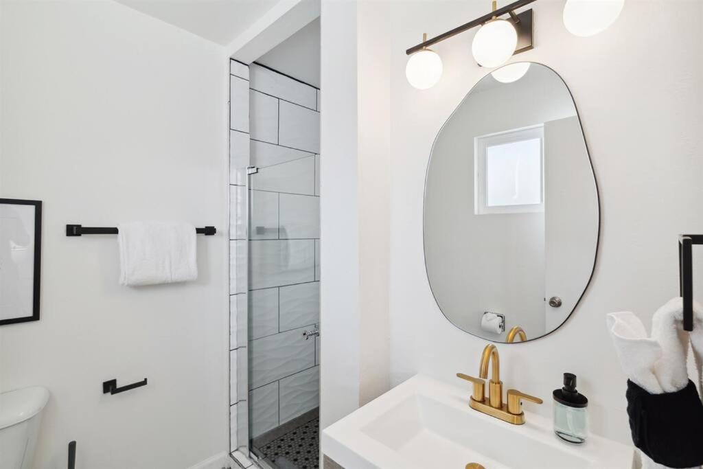 Remodeled Gem - Bocceball - 8 Min To Oldtown * Scottsdale